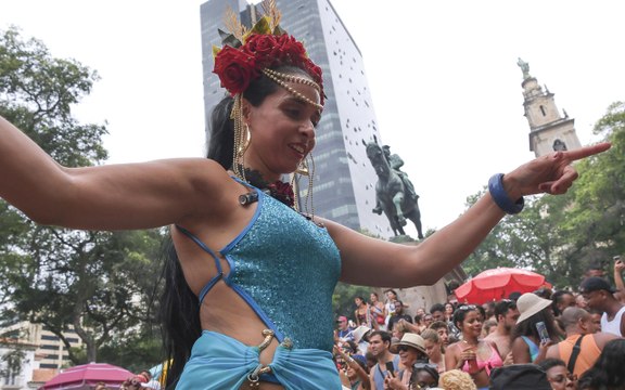 Rio de Janeiro, al Sambodromo le prove per le parate di Carnevale: Lula vs Bolsonaro ed è polemica