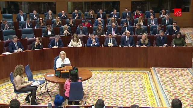 Ayuso lanza a la cara de Espinar (PSOE) la bravata del 155 de la ministra 'risitas': Para ustedes tiene una rima fatal