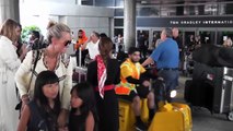 2020 – Johnny Hallyday – Laeticia Hallyday et ses filles à l’aéroport de Los Angeles (janvier)