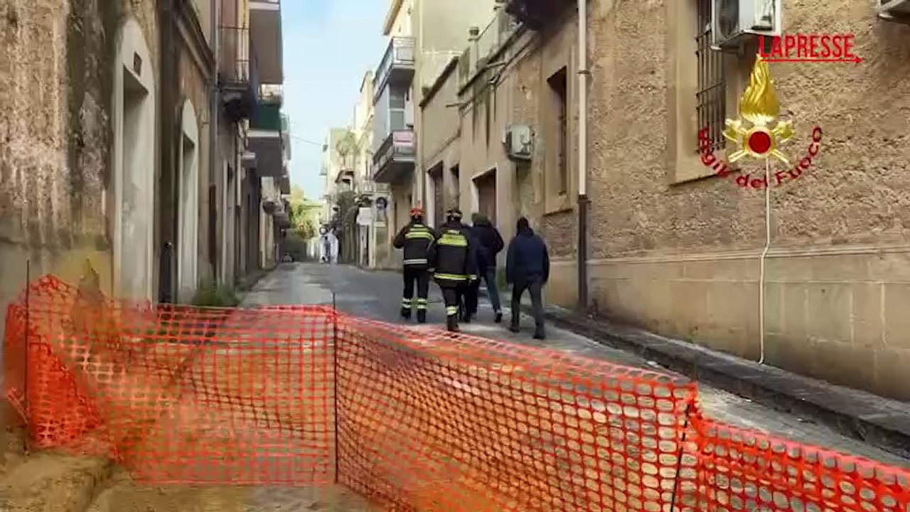 Niscemi, vigili del fuoco ancora al lavoro: monitorati edifici e suolo a monte della frana