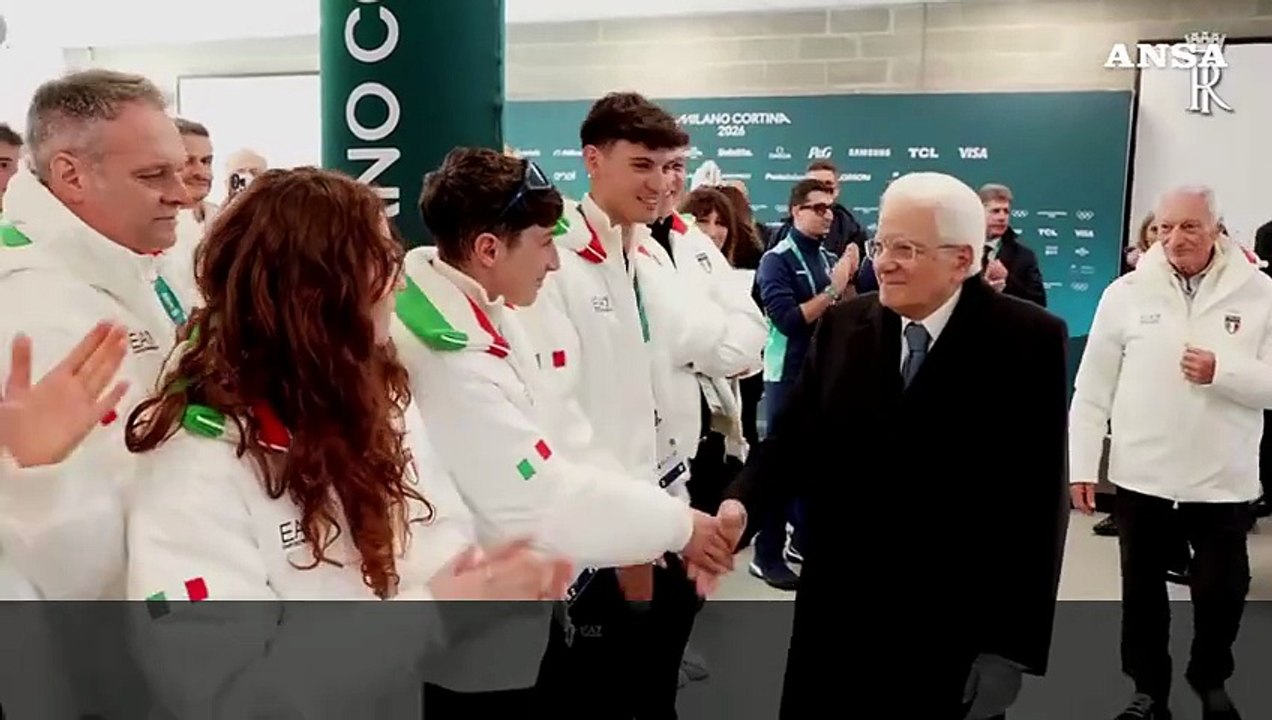Milano-Cortina, una giacca degli azzurri per Mattarella: "Sono un po' fuori eta'"