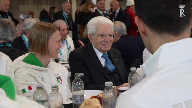 Mattarella a pranzo con azzurri al villaggio olimpico: lasagne alla zucca, pesce spada e torta di mele