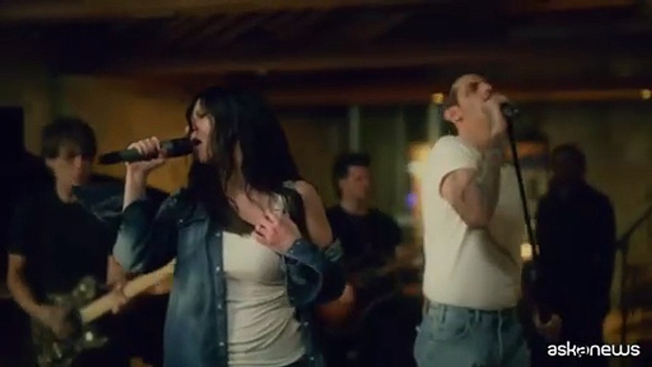 Laura Pausini esce con "Io canto 2" e parte per un nuovo tour mondiale