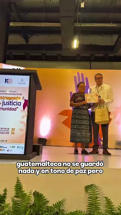 Rigoberta Menchú llamó a las juventudes yucatecas a construir la paz desde el presente