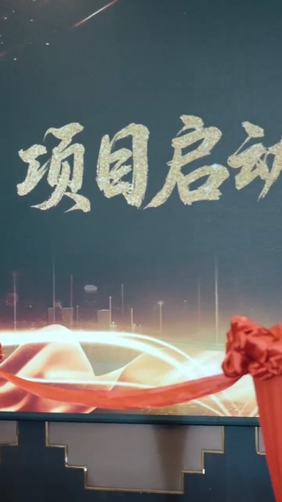 Reborn After My Sister Stabbed Me to Death: She Stole My Playboy Fiancé, So I’ll Save the Genius Doctor and Become the Richest Queen!