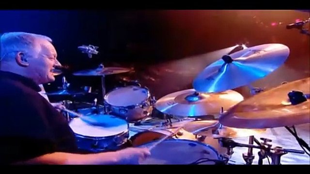 CLIFF & THE SHADOWS — It'll Be Me | Cliff Richard & The Shadows: The Final Reunion (2009) Part two – by Cliff Richard | Special Limited Edition