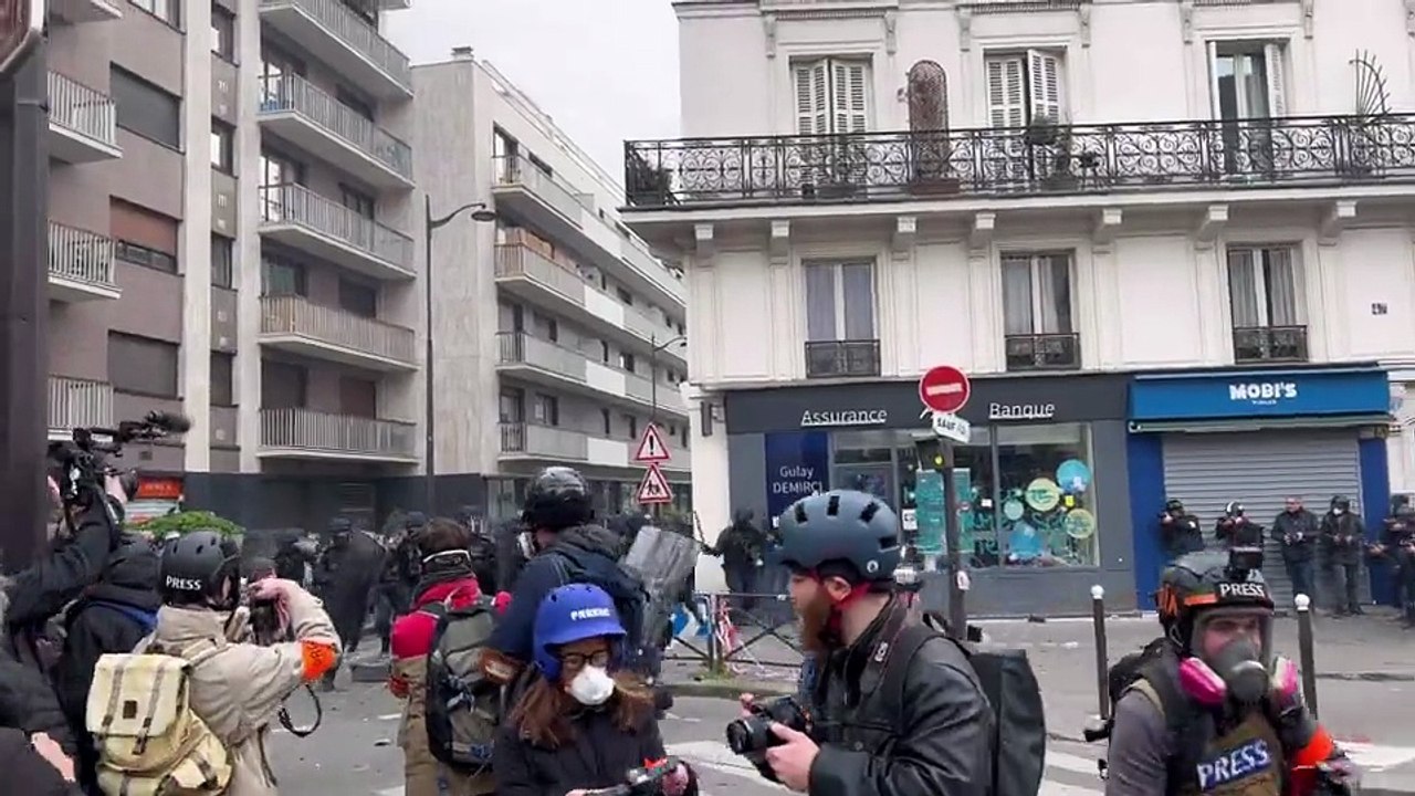 Ce n’est pas du maintien l’ordre, c’est une bande de nervis qui nous tabasseassent pour que d’autres voyous nous volent - Macron abime la France et les Fr