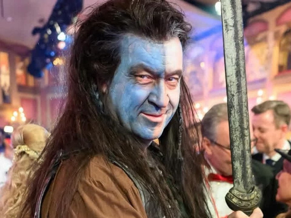 Markus Söder verwandelt sich bei 'Fastnacht in Franken' in Braveheart