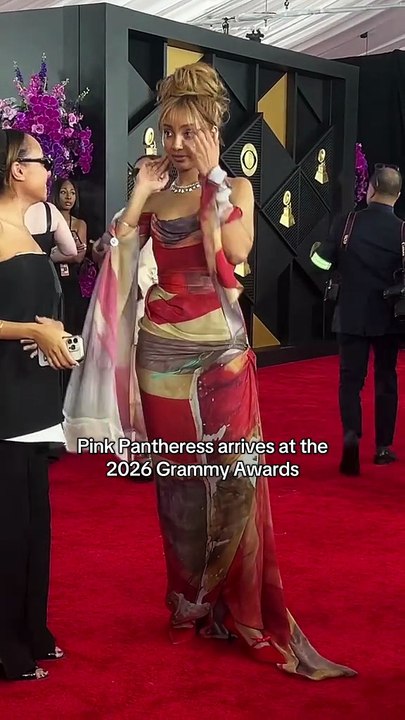 Pink pantheress arriving at the Grammy