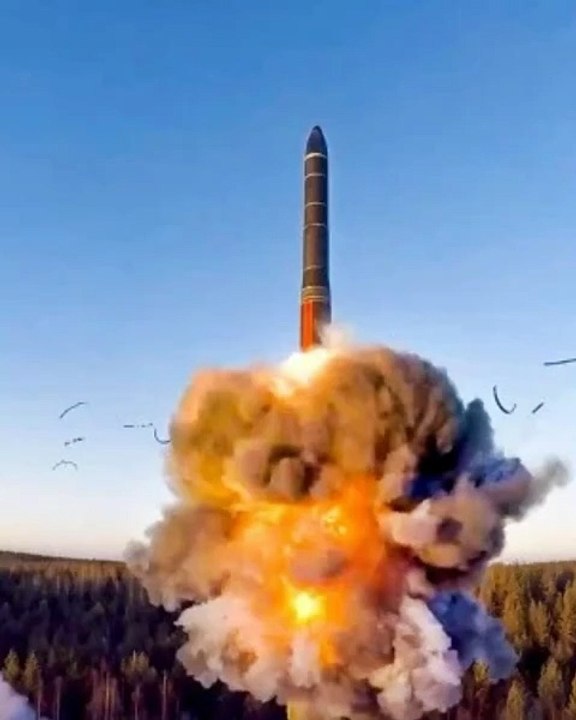 🚨🌍☢️ Nucléaire mondial, un tournant historique : Le dernier traité nucléaire entre Washington et Moscou a expiré. Moins de règles, plus d’incertitudes stratégiques. Un nouveau chapitre s’ouvre pour l’équilibre mondial. 🔎 À lire pour comprendre ce qui c