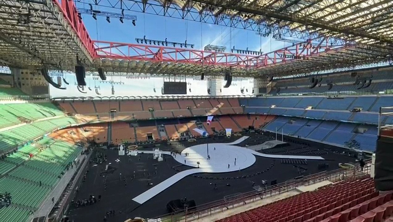 Olimpiadi, dentro lo stadio San Siro: ecco i preparativi per la cerimonia di apertura