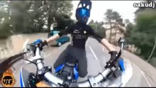 D’élus de fuite à moto