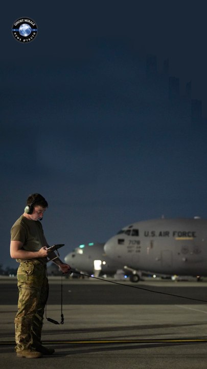 😍 Sunset in the Sky: C-17 Globemaster III Training Flight 🌅✈️