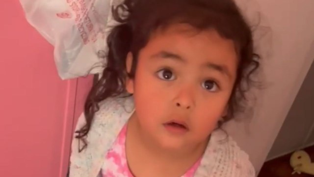 Little girl rushes out and mistakenly thinks her shoe has disappeared entirely