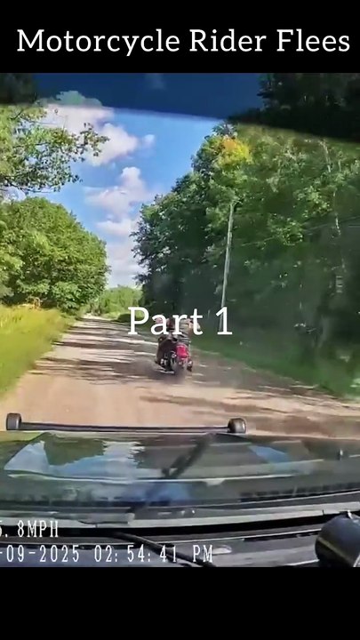 Motorcycle Rider Flees Ohio Deputies Then Reaches for Gun Part 1