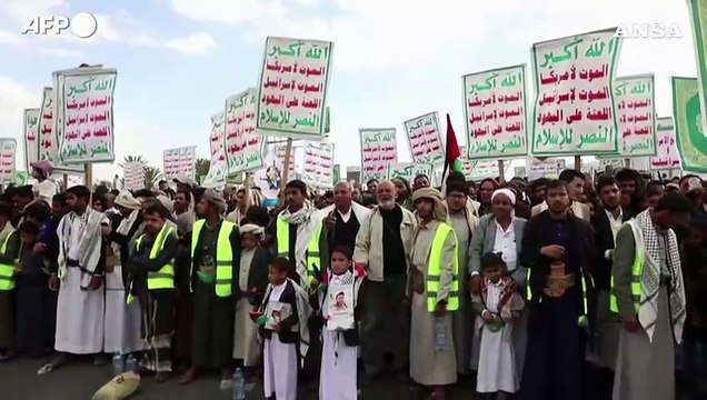 Yemen, mega-manifestazione in solidarieta' con l'Iran e i palestinesi