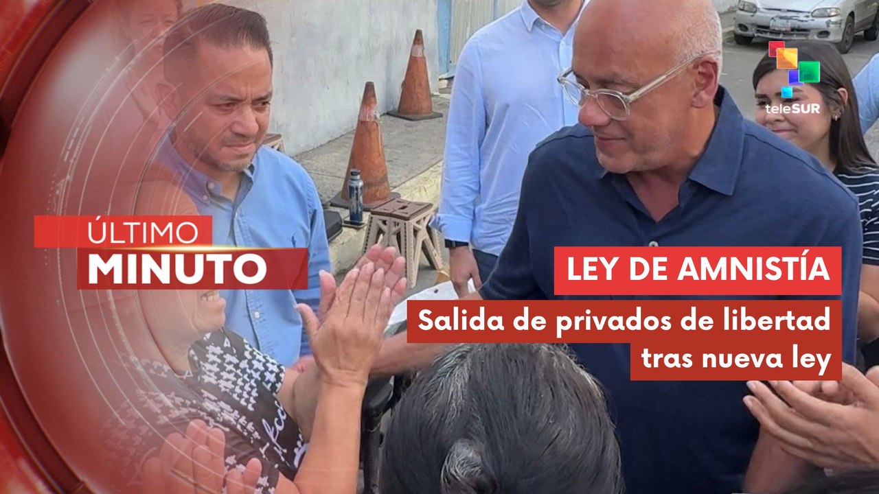 Jorge Rodríguez dialoga con familiares de privados de libertad