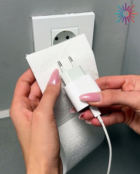 Who needs a phone stand when you’ve got this? 🧻📱