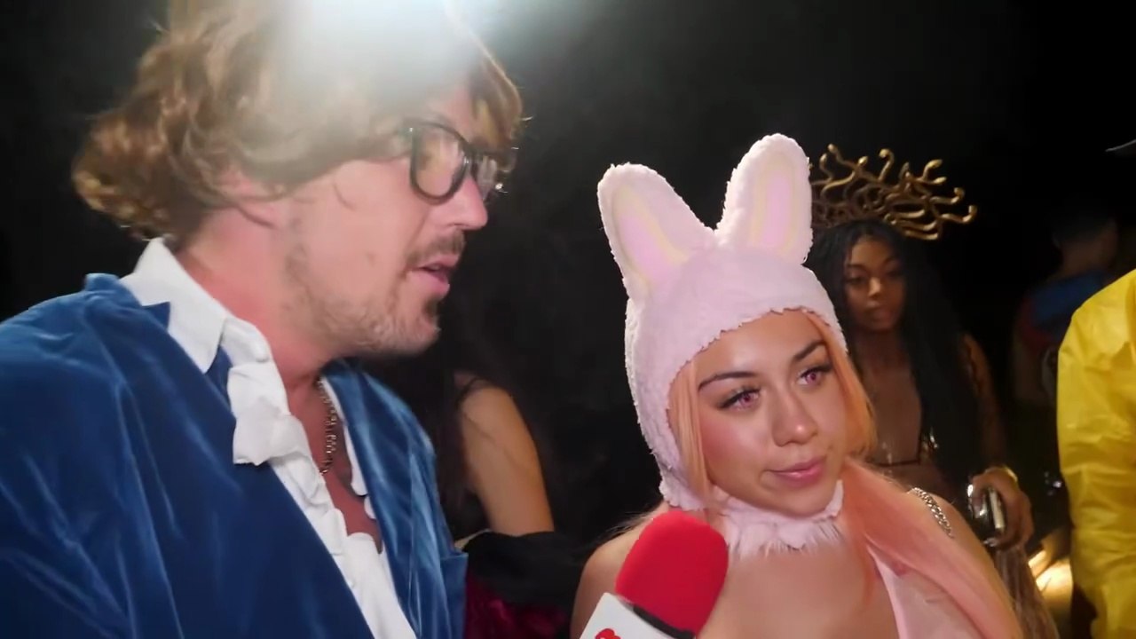 PILLOW TALK THROWS PROJECT X HALLOWEEN PARTY (5000 PPL)