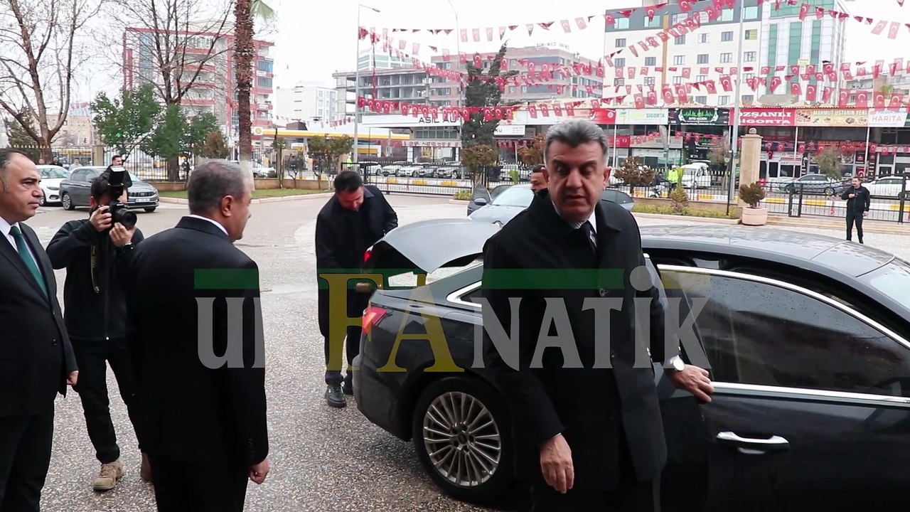 Şanlıurfa Sabah Saatlerinde Bir Bakanı Daha Ağırladı
