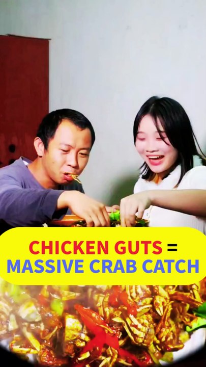 Catch Hairy Crabs With Chicken Intestines! Better Than King Crab 🦀🔥