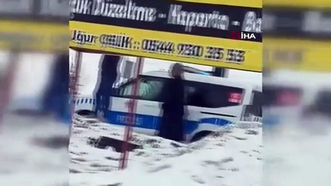 Buzlanma nedeniyle kontrolden çıkan otobüs devrildi: 16 yaralı