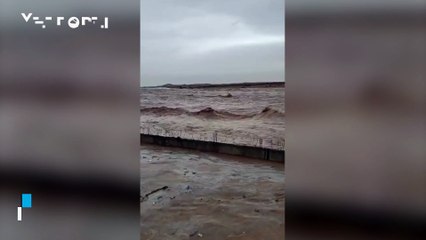 A massive flash flood devastates the Tin Zawatin Valley, Algeria! The water swept away everything in its path, including several people