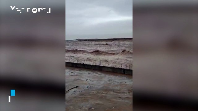 A massive flash flood devastates the Tin Zawatin Valley, Algeria! The water swept away everything in its path, including several people