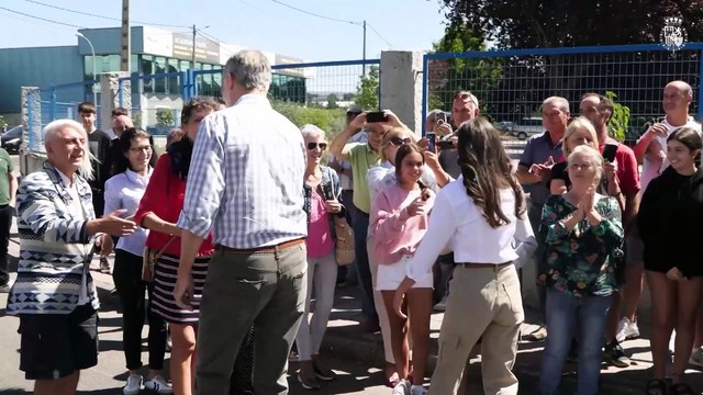 Vecinos y autoridades trasladan a los Reyes en Verín (Orense) el impacto de los incendios