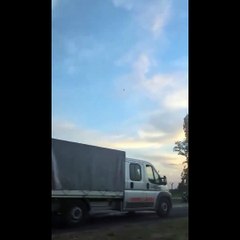 Polonya'da gösteri için havalanan F-16 uçağı düştü!