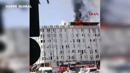 Denizli'de çarşıda yangın: 1 kişi yaralandı, 2 kişi dumandan etkilendi