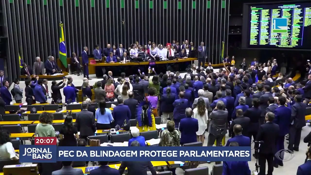 Câmara pode votar PEC que protege parlamentares