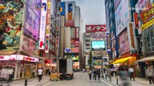 Cidade no Japão discute lei para limitar uso de celulares