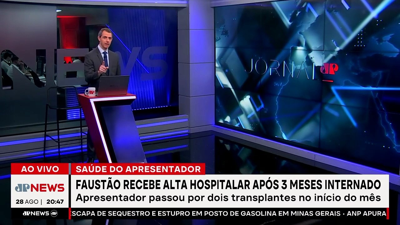 Faustão recebe alta e deixa o hospital após três meses internado