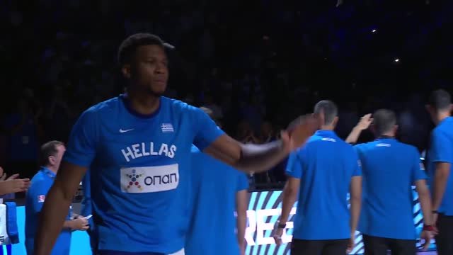 Giannis dominates as Greece get off to winning start