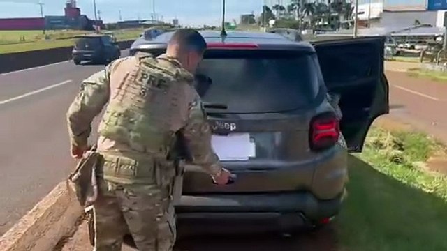 PRF apreende quase 200 kg de maconha e recupera veículo roubado na BR-277 em Cascavel
