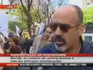 Professores voltam à rua