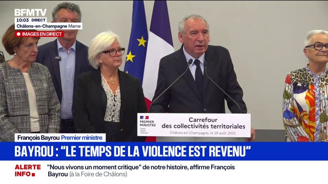 Droits de douane américains: Nous avons accepté probablement parce que nous ne pouvions pas faire autrement. On aurait pu s'économiser de dire que c'était formidable , déplore François Bayrou