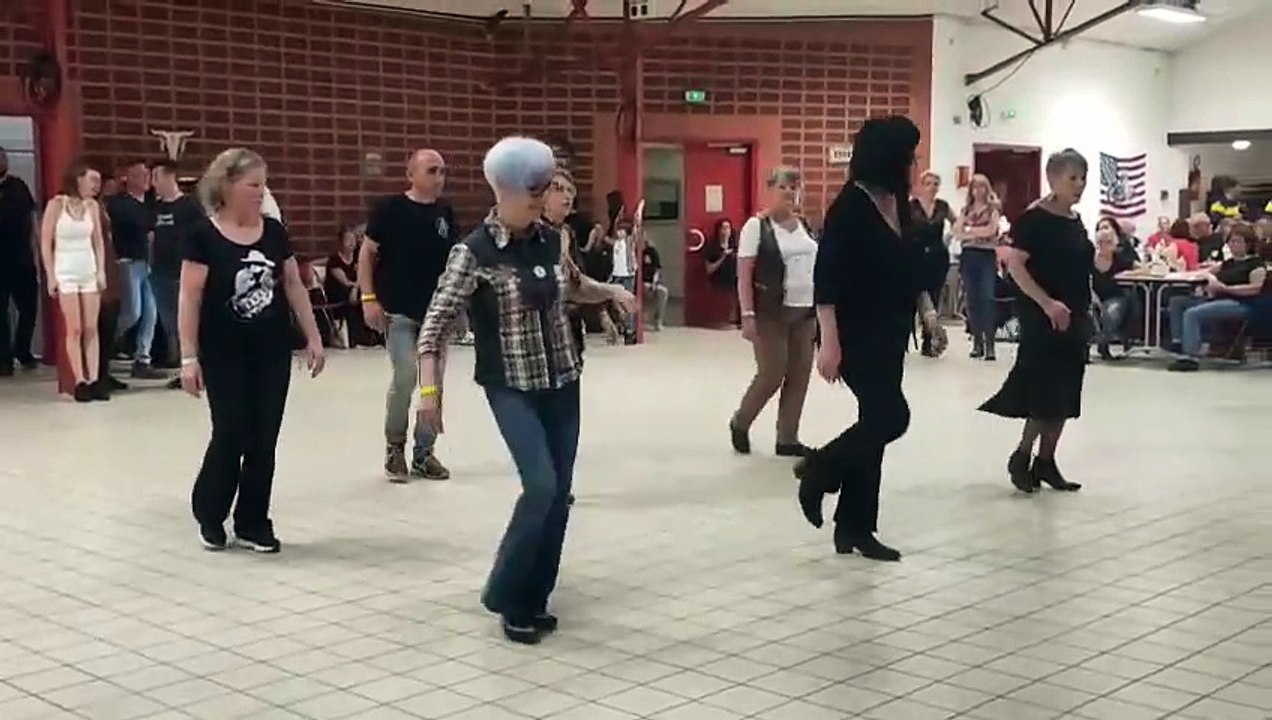 Country line dance - Nothing on me