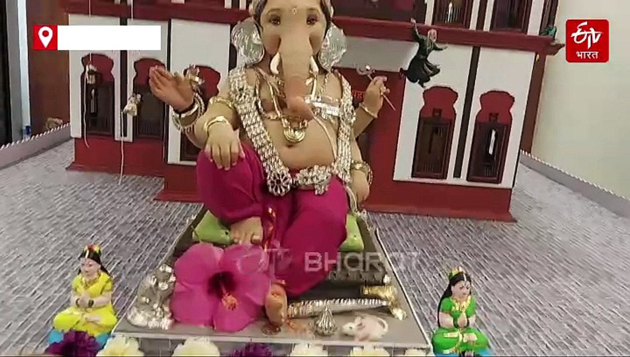 गणेशोत्सव विशेष : पुण्यातील पठ्ठ्यानं साकारला हुबेहूब लाल महालचा देखावा!