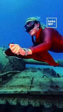 Şahika Ercümen, Türk bayrağıyla batık tanka dalış yaptı