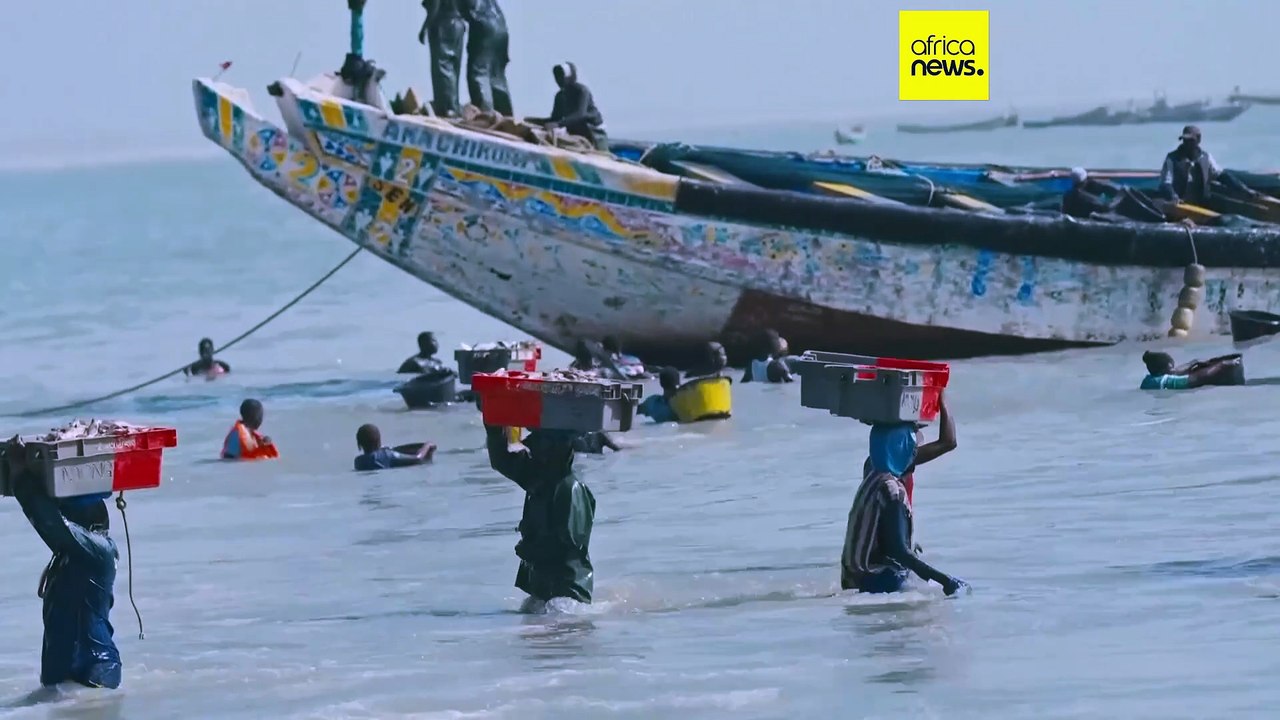 Gambie : les pêcheurs locaux déclarent la guerre aux navires commerciaux