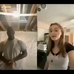 🤨🧐🌝😇 Siyahi Adam İnce Bir Bakış Atıyor