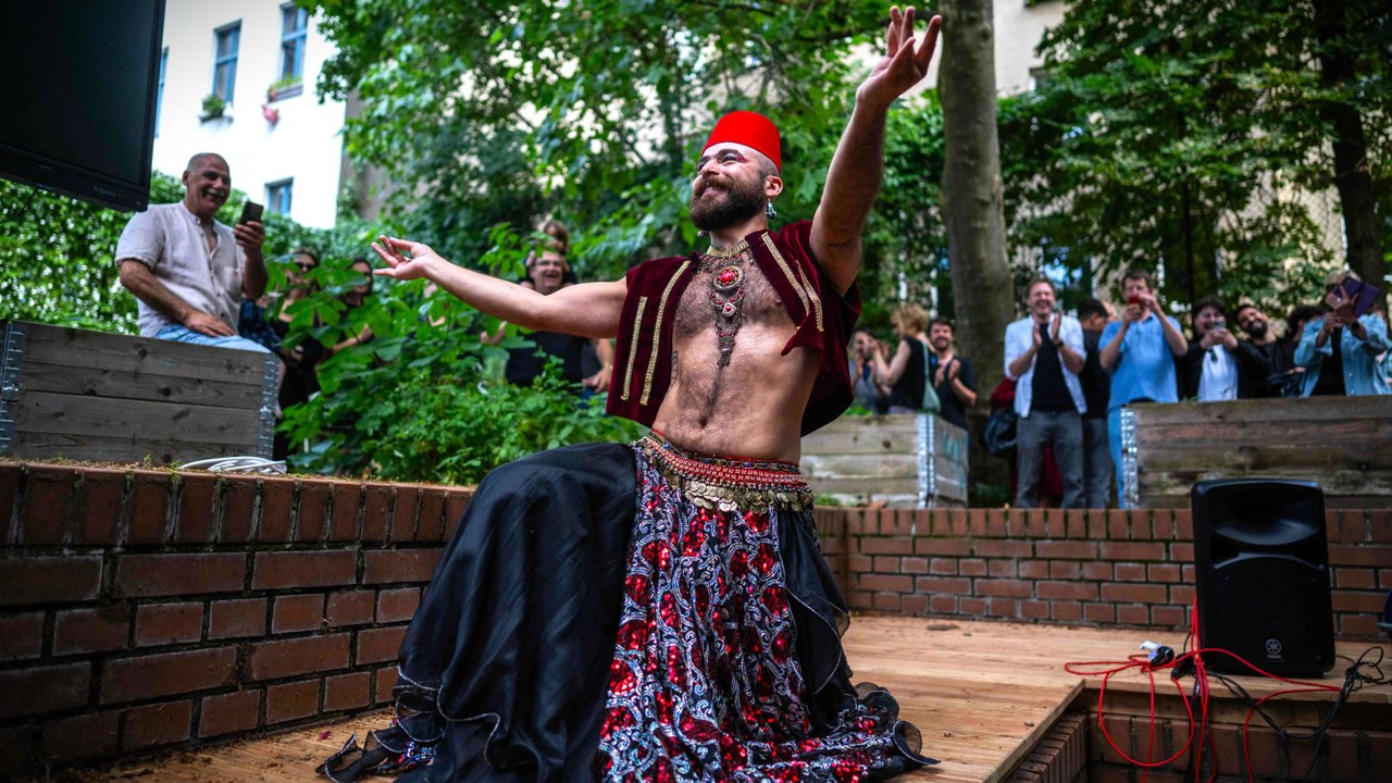 Künstler will Queerness und syrische Herkunft vereinen