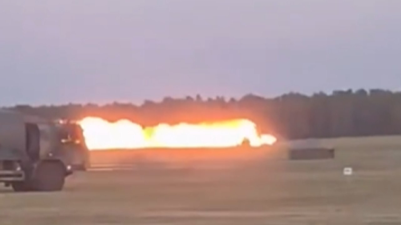 L'aereo si schianta, pilota muore durante le prove di un air-show: il video