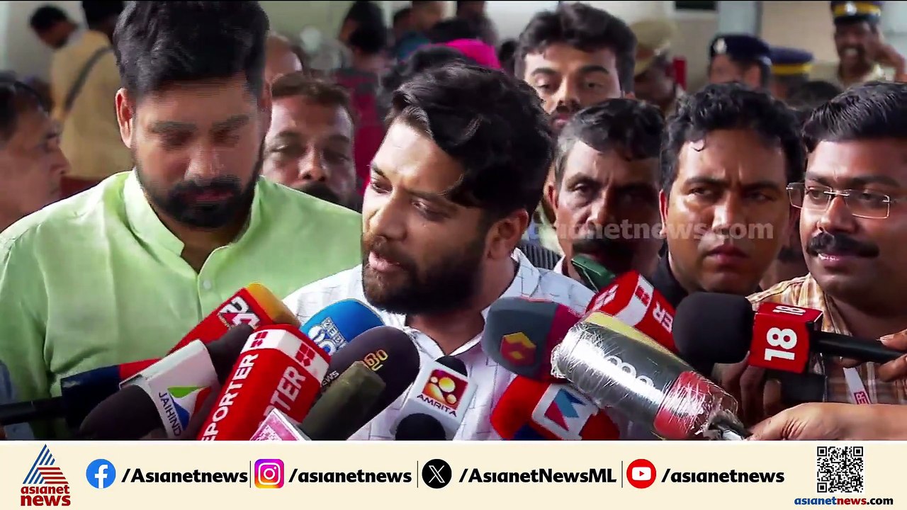 പാലക്കാട് മണ്ഡലത്തിലേക്ക് വരണോ വേണ്ടയോ എന്ന കാര്യം രാഹുൽ തീരുമാനിക്കട്ടെ എന്ന് ഷാഫി പറമ്പിൽ MP