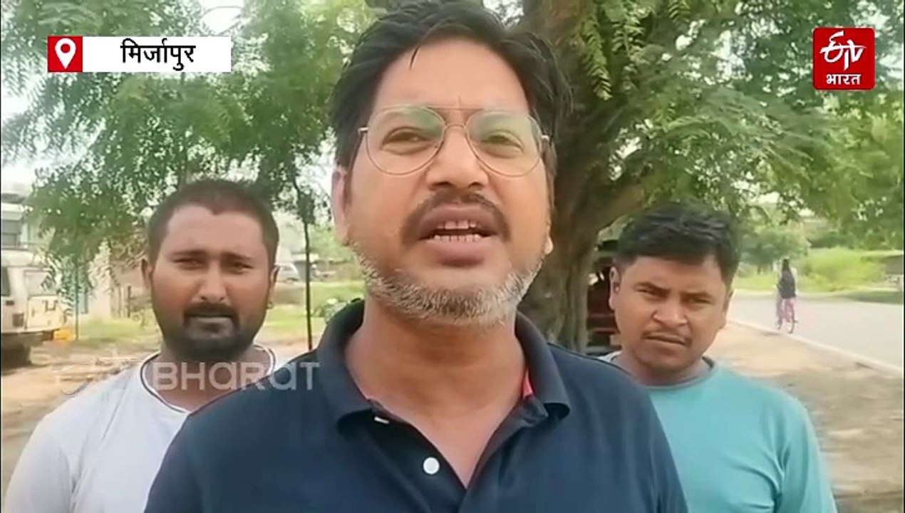 Watch Video; 60 फीट ऊपर यूकेलिप्टस के पेड़ पर चढ़ा युवक, उतारने में छूटे प्रशासन के पसीने