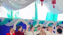 The graceful dance of the idol