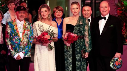 Charlene di Monaco audace in pizzo verde, Carolina classica in bianco: i look del Ballo della Rosa 2025