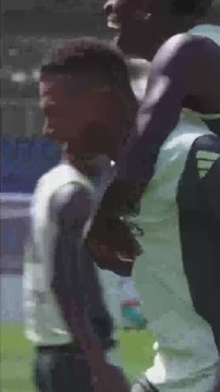 La complicidad de Vinicius y Mbappé en el entrenamiento que ilusiona al madridismo